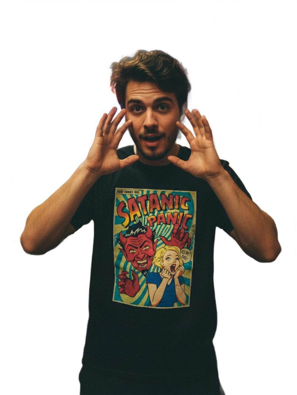 T-Shirt / Spencer's Satanic Panic / Large / New